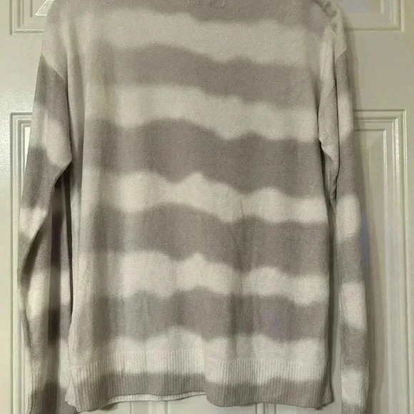 SMALL Barefoot Dreams Watwrcolor Boatneck Pullover in Gray Skies New Without Tag - Picture 4 of 4